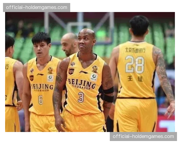 “广东、浙江、新疆同日取胜，季后赛上半区排名依旧胶着”